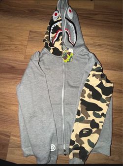 A bathing ape style size L men’s hoodie grey