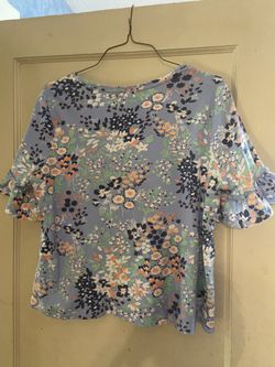 Women’s blue Floral Top