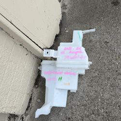 2021-25 Nissan rogue  windshield washer