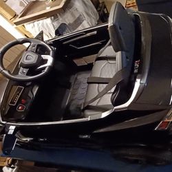 Licensed Lamborghini Urus Kids Ride On Car