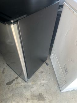 Mini fridge