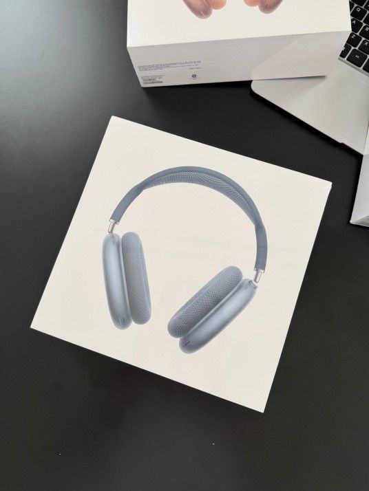 Airpodsmax Apple headphones