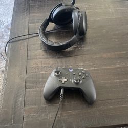 Xbox One with Scuf Controller And Headset