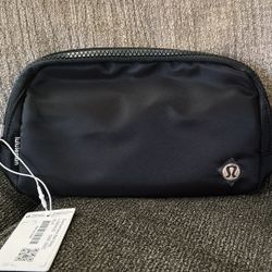 lululemon belt bag 