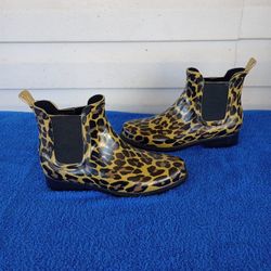 OLD NAVY Water-Repellent Pull-On Chelsea Rain Boots Leopard for Women Size 7