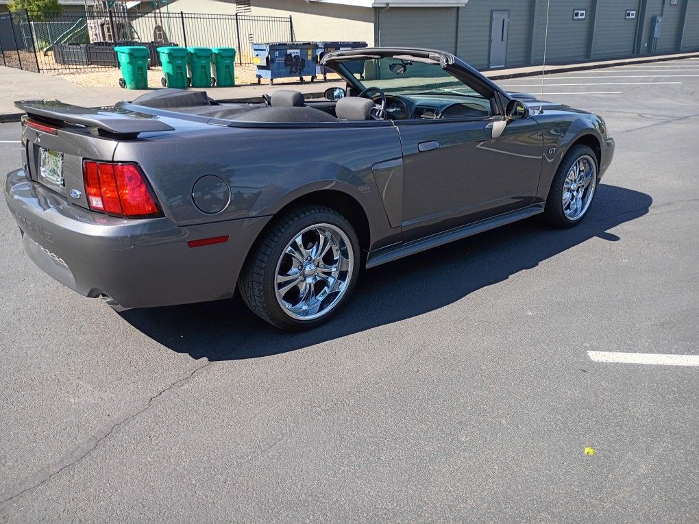 2003 Ford Mustang