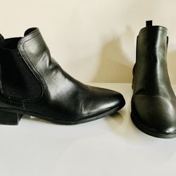 Classic Black Short Boots Size 9 Barely Used. Look New.