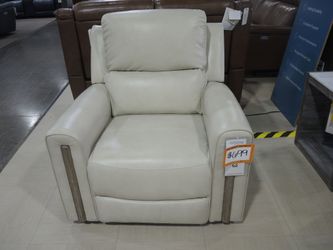 Henglin Vista Cream Leather Triple Power Recliner with Wood-Look Accent Arms