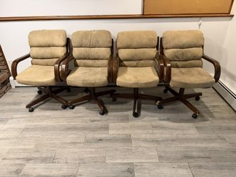 Set of 4 Rolling Swivel Dining Chairs Wood Arms Tan Microfiber Cushions