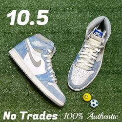 Size 10.5  Air Jordan 1 high OG “Hyper Royal” 🛋️