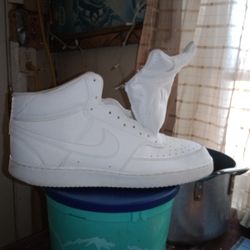 Nike Court Vision Mid 