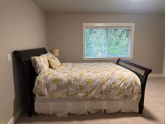Queen cherry sleigh bed