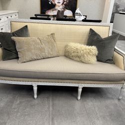 Gorgeous Designer Sofa / Settee