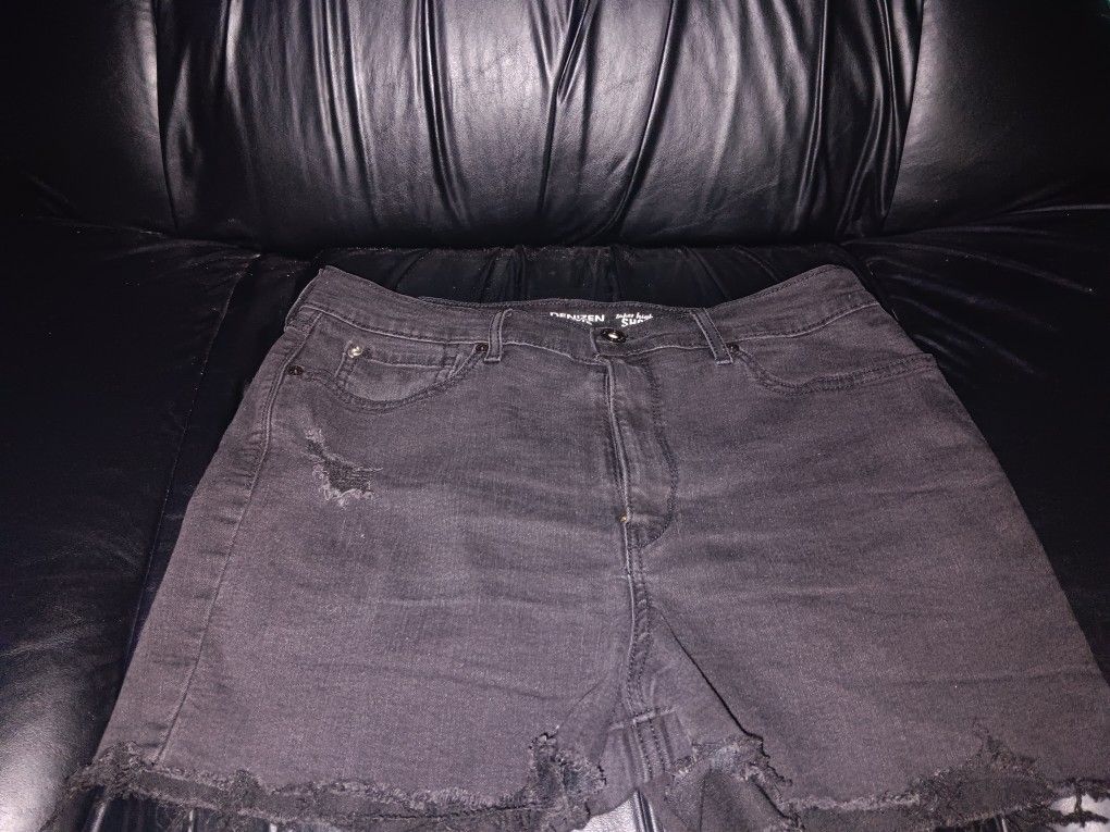 Denizen From Levi Shorts (Size 14)