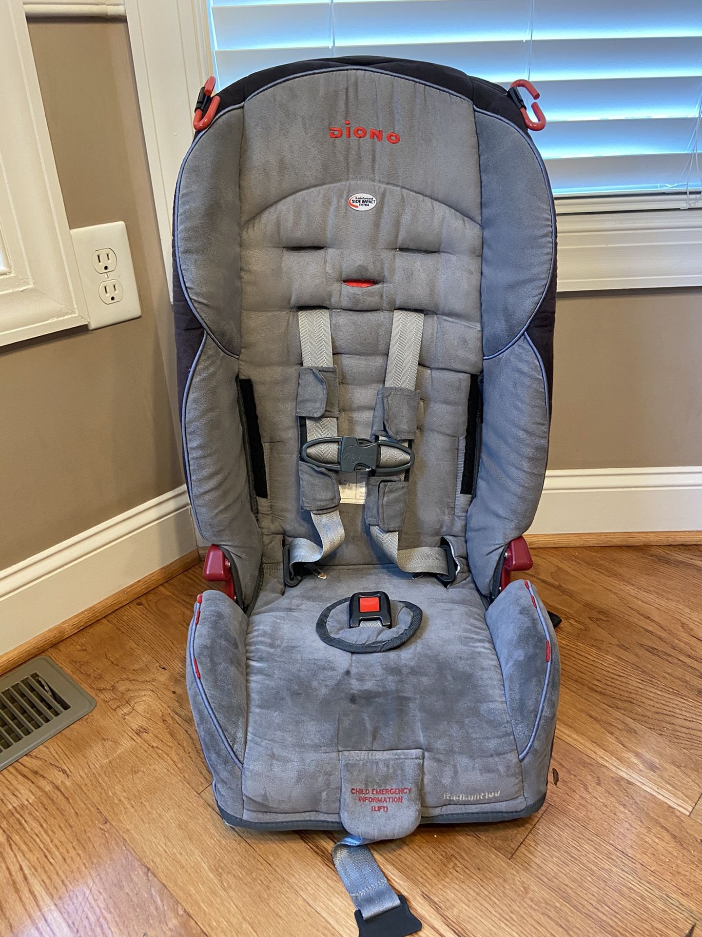 Diono Radian R100 Carseat