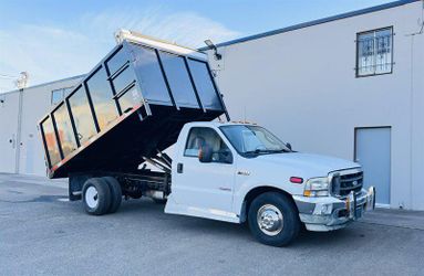 2004 Ford F-350 Chassis