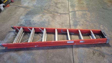 Keller 8ft fiberglass ladder