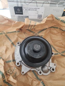 Water Pump For Mercedes Sprinter 