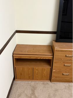 Small Wood Swivelf TV Stand / Media Cabinet
