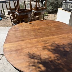 Henredon Dining Table and 6 Chairs