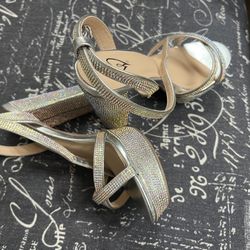 Night Dress high heels size 6.5 New