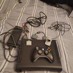 Xbox 360 W/Black Controller