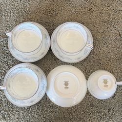 Set Of 4 Tea Cups And Plates 