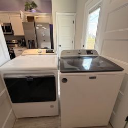 Maytag- Washer/Dryer Set 