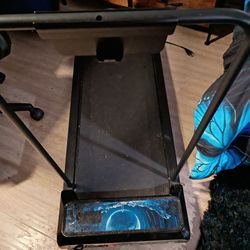 9 month old used in excellent condition Treadmill