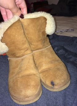 Ugh boots size 9