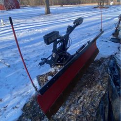 BOSS 7'6" HTX Smartshield with (SmartHitch2) Snowplow (2019)