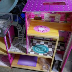 Kidskraft 2 Story Luxury  Dollhouse