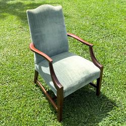 Antique 18th Century Federal Hepplewhite Lolling Accent Arm Chair
