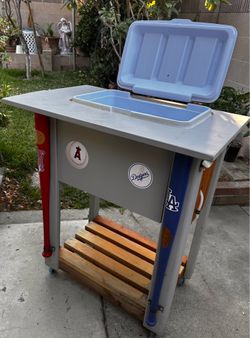 Outdoor cooler with stand and wheels. Rubbermaid Cooler- This heavy-duty insulated cooler is perfect for any occasion