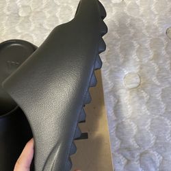 Onyx Yeezy Slides Size 10us