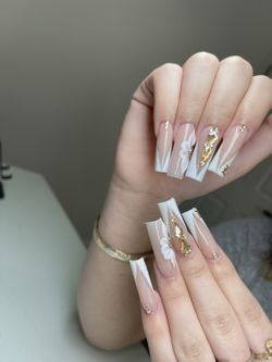nails