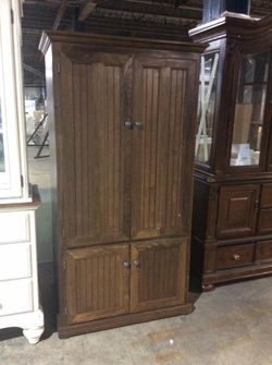 Neasa Armoire