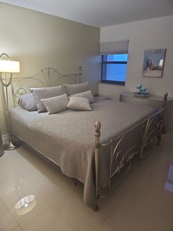 bed room set with 2 night stand and  a dresser