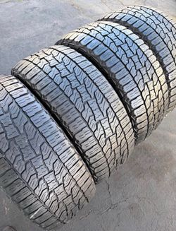 235 65 R 17 vendo llantas usadas marca Falken