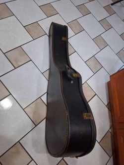 Case - for acoustic guitar  - ( near SeaWorld)