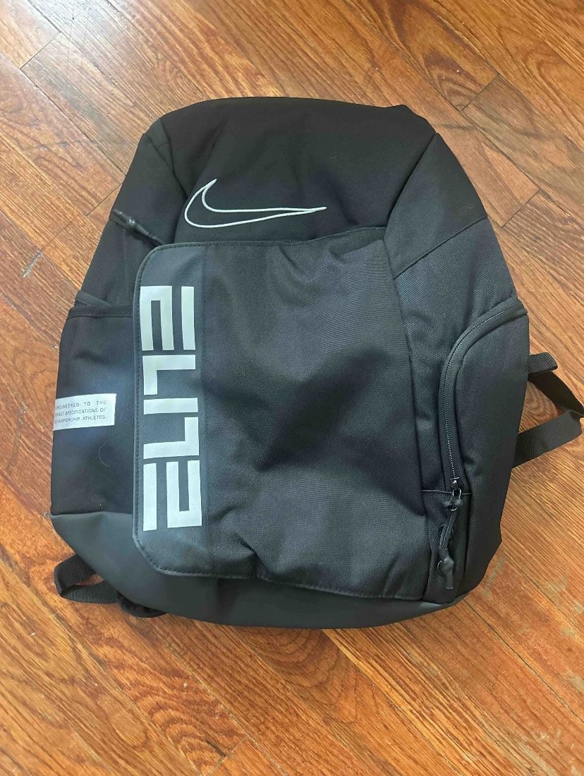 Nike Varsity Elite Backpack 32L – Durable. Spacious. Ready for Anything.