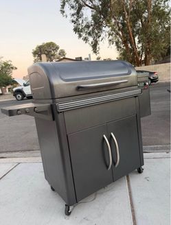 TRAEGER SILVERTON XL PELLET GRILL SMOKER USED WORKS GREAT