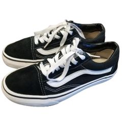 Black Low Van Sneakers $30 (Good Condition) Size  Men 5.5 / Women 7