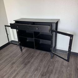 Black Wood Bugget