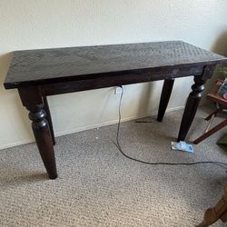 desk / table