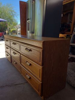 Dresser 9 drawers