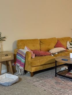 Sectional Couch - Right Hand Facing