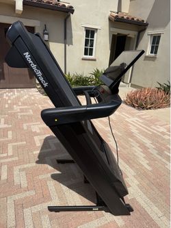 iFIT - NordicTrack Commercial 2450 Treadmill