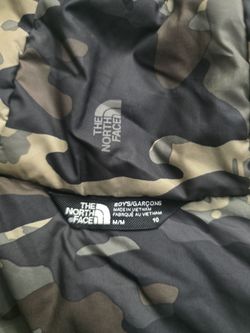 Selling my green north face jacket