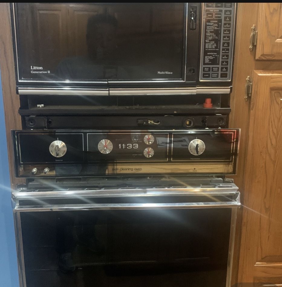 Microwave Oven  Come , It’s Free To Take 